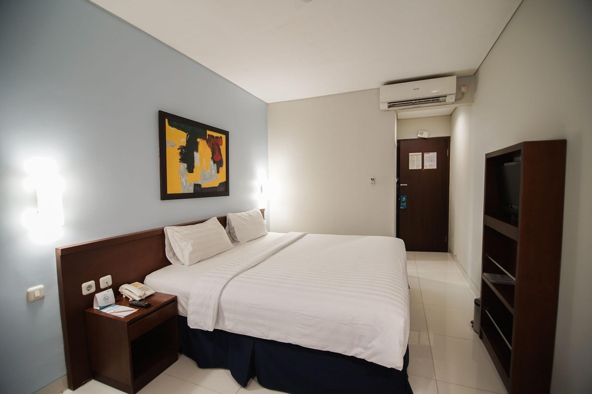 Sofyan Hotel Soepomo Jakarta Exterior photo