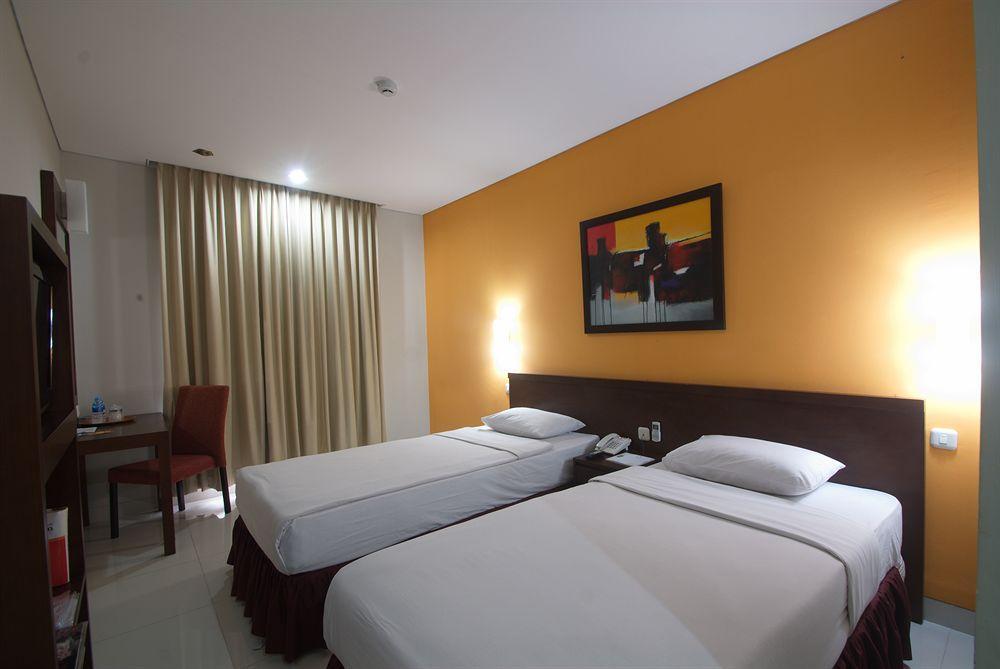 Sofyan Hotel Soepomo Jakarta Exterior photo