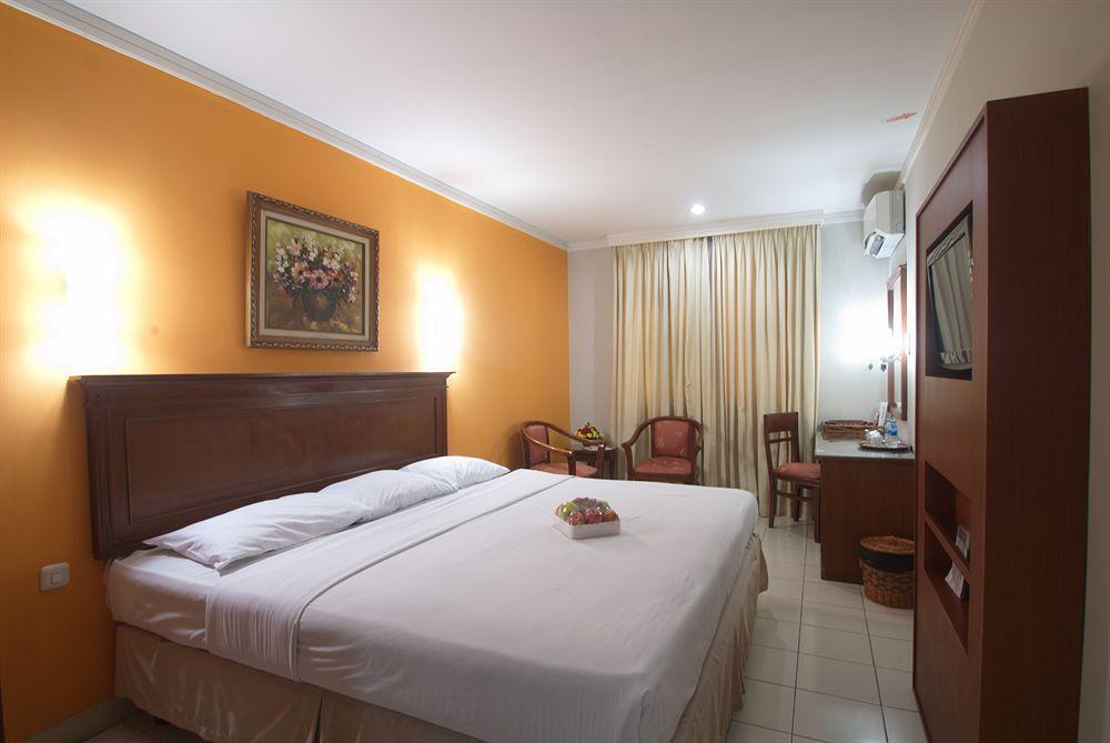 Sofyan Hotel Soepomo Jakarta Exterior photo