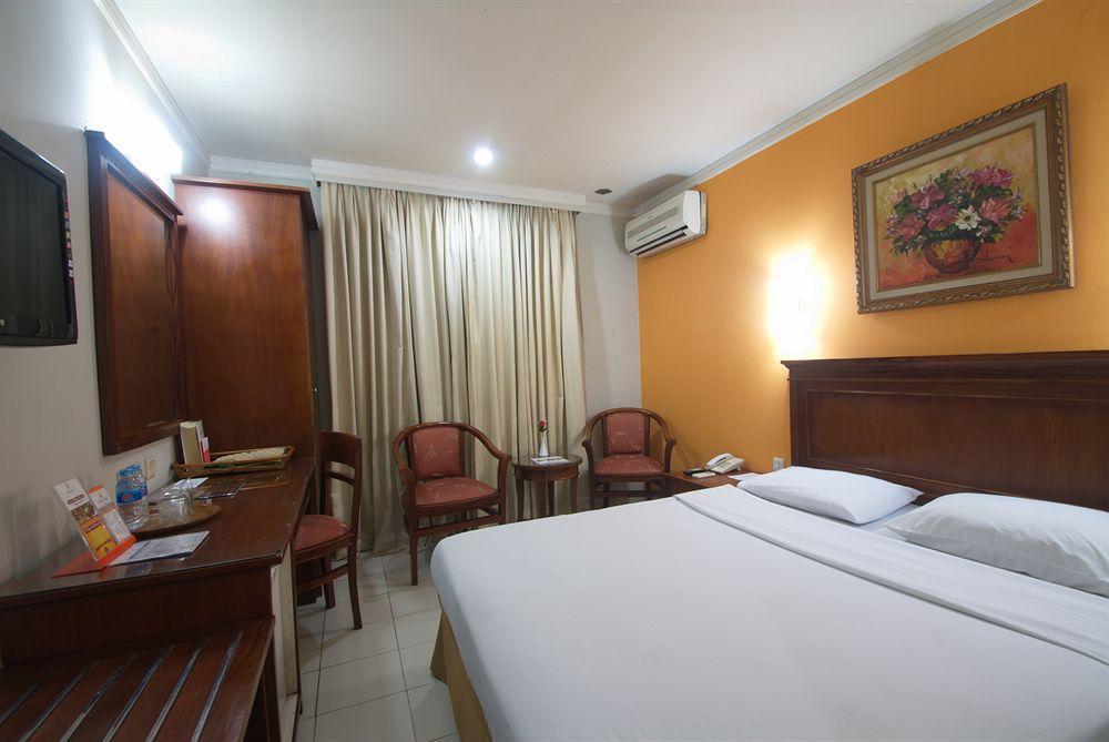 Sofyan Hotel Soepomo Jakarta Exterior photo