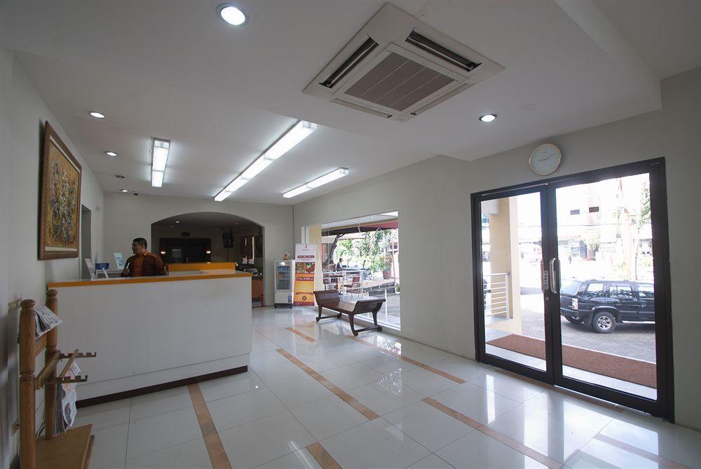 Sofyan Hotel Soepomo Jakarta Exterior photo