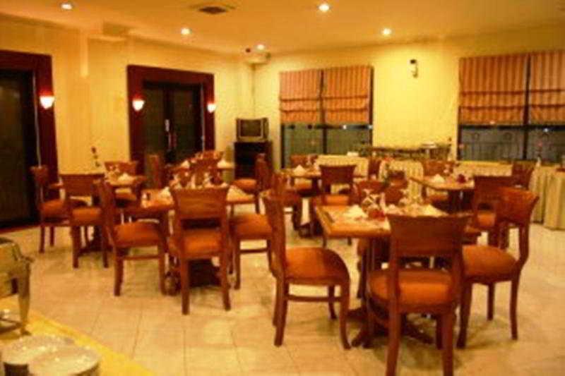 Sofyan Hotel Soepomo Jakarta Exterior photo