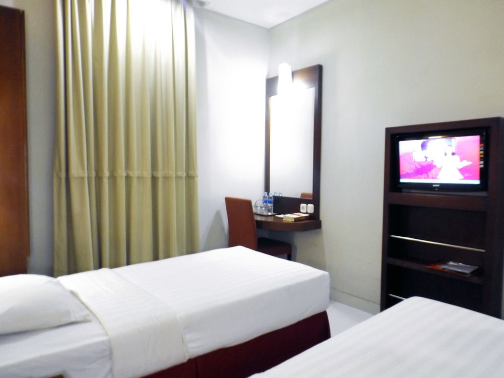 Sofyan Hotel Soepomo Jakarta Exterior photo