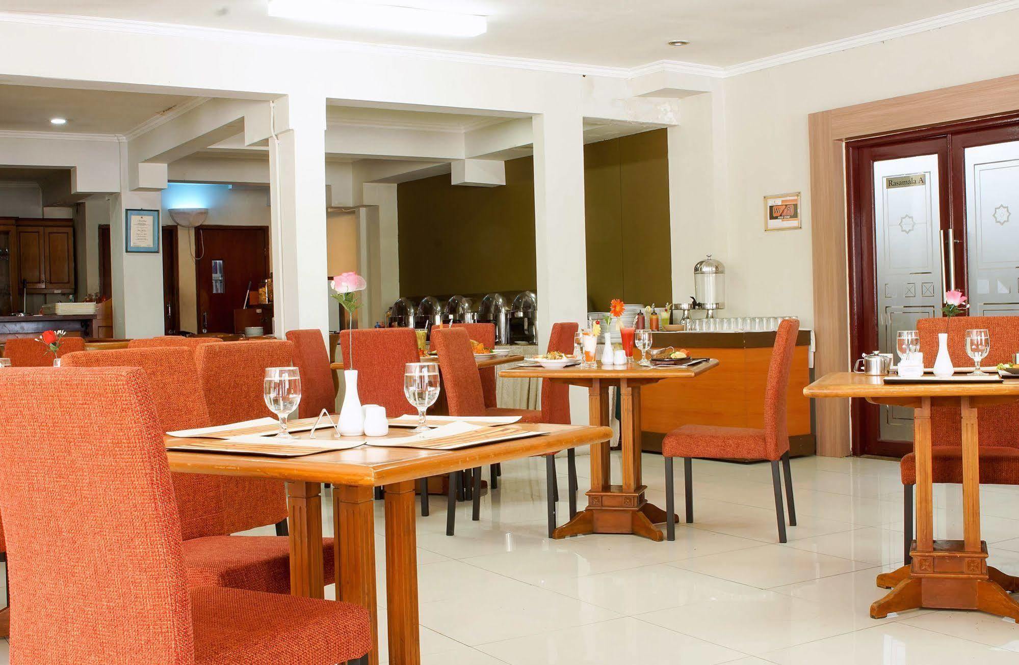 Sofyan Hotel Soepomo Jakarta Exterior photo