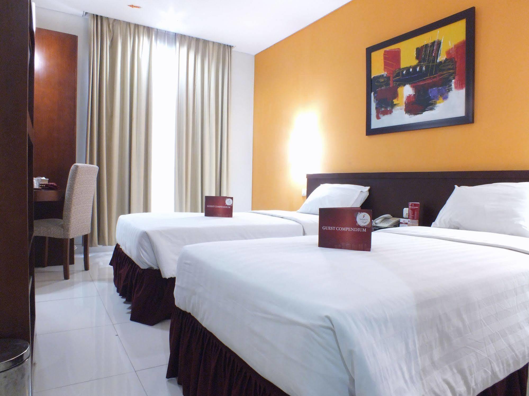 Sofyan Hotel Soepomo Jakarta Exterior photo