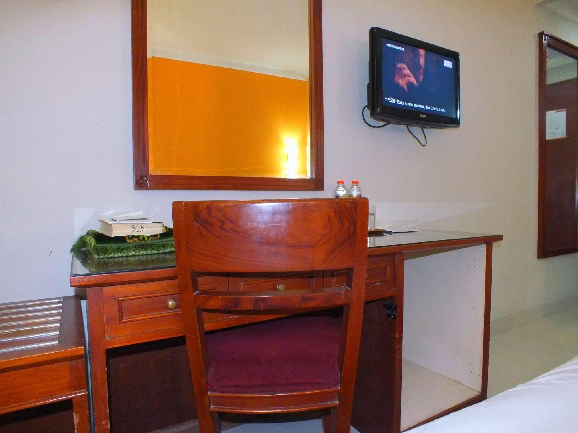 Sofyan Hotel Soepomo Jakarta Exterior photo
