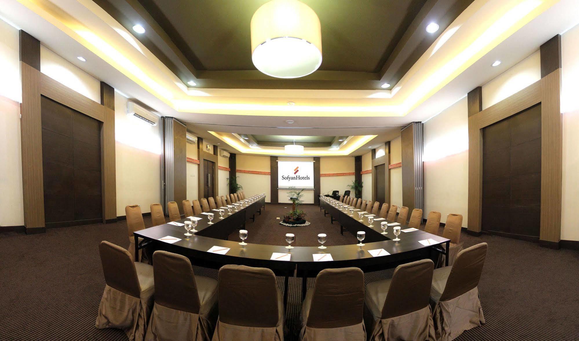 Sofyan Hotel Soepomo Jakarta Exterior photo
